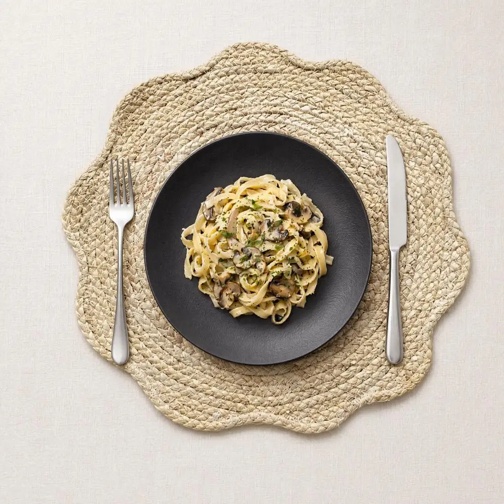 Flat Plate Placemat Natural Corn Husk Placemat Set Heat Resistant Non-slip Table Mats Durable Floral Design Braided Coasters