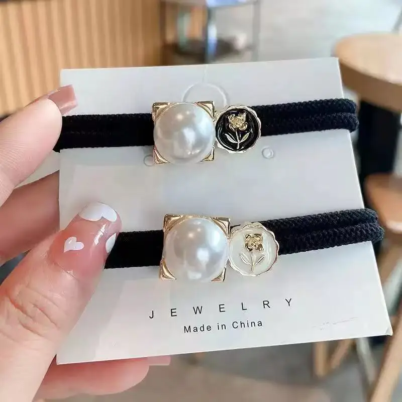 Black and White Faux Pearl Flower Hair Tie, New Sweet and Elegant Style for Women, Ponytail Fashion,  Fine Elastic Hair Accessory, Rose Flower Hair Tie, Simple Hair Accessory, New Hair Ring, Holiday S