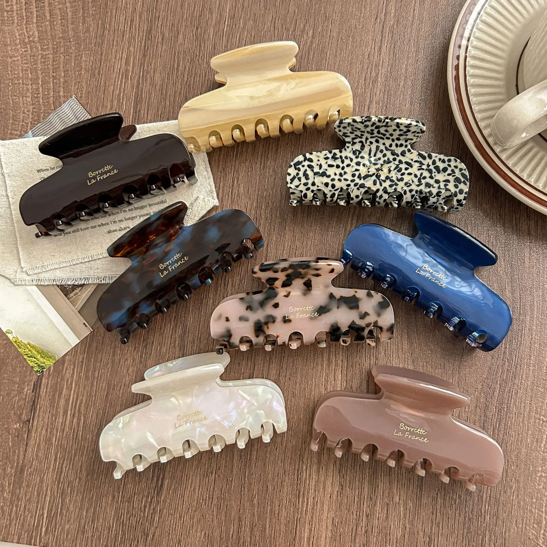 1pc Korean France acetate grab clip，simple retro French elegant temperament back of the head coil hair shark clip hairpin