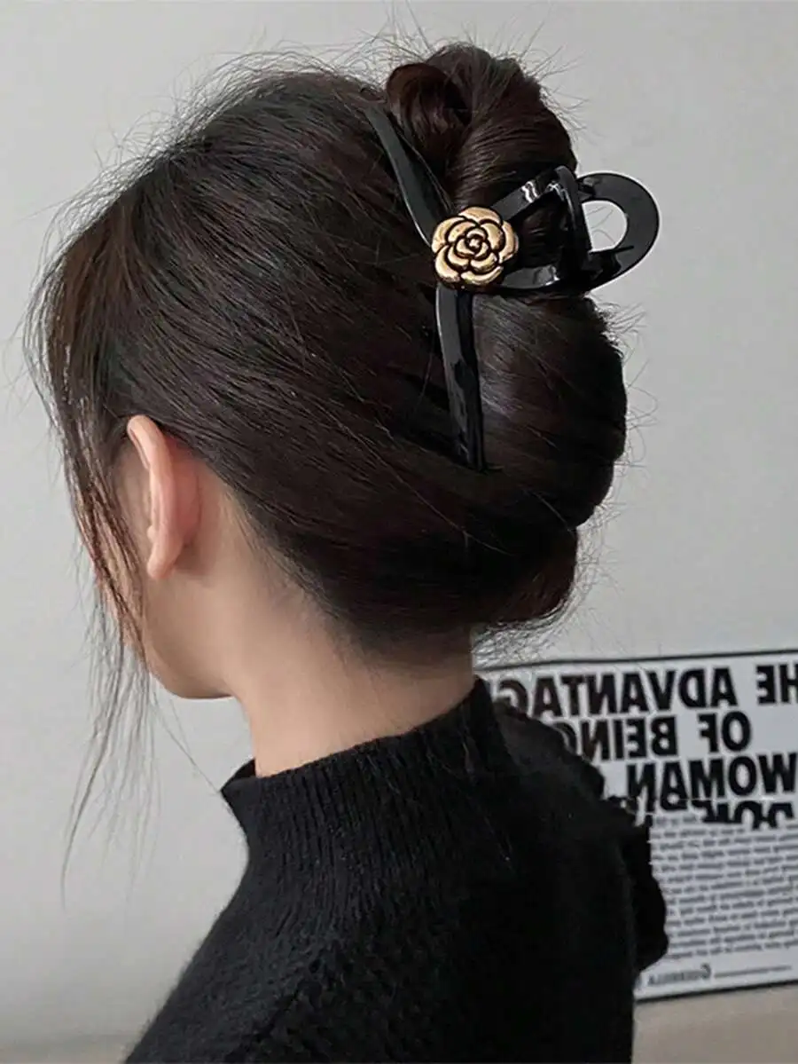 1pc New Minimalist Hollow Big Heart-Shaped Hair Claw Clip,Stylish Sweet Hairpin Headpiece Elegant Hair Accessories Elegant