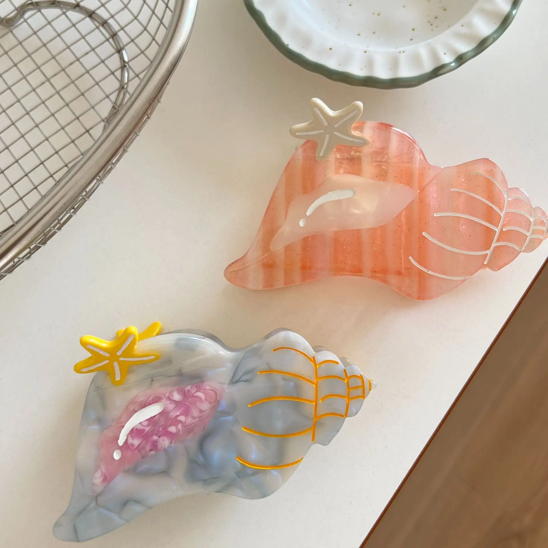 Ocean Shell & Starfish Acetate Hair Claw – Cute Sweet Updo Clip for Beach Vacation & Daily Women's Hair Accessory