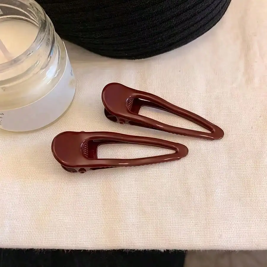 2pcs/4pcs Wine Red Hair Clips, Minimalist Non-Slip Hair Accessories for Women, Lightweight Elegant Daily Hair Barrettes