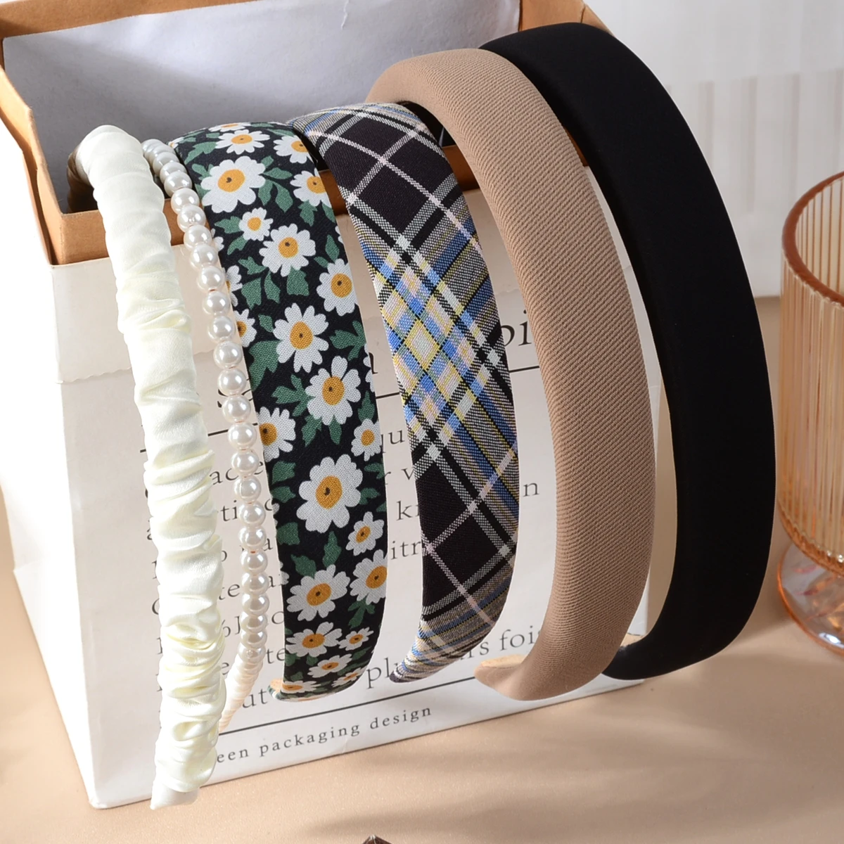 6-Piece Elegant and Stylish Printed Plaid Wide-Brim Headbands for Girls & Women Hair Accessories, Suitable for Outdoor Wear, Sch