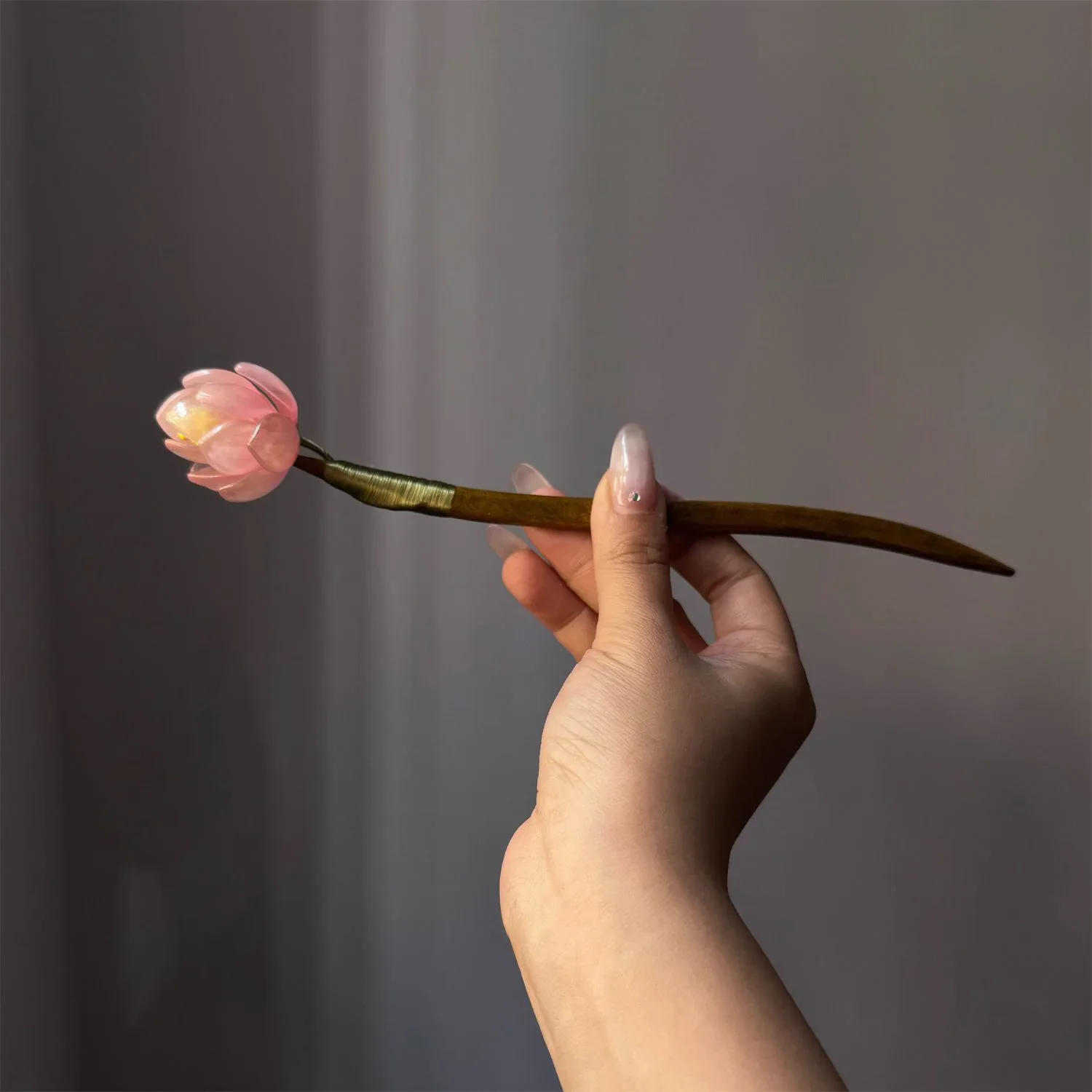 Vintage Lotus Flower Wooden Hairpin New Chinese Style Hair Stick for Women Updo Hanfu Dress, Pink Floral Hair Bun Accessories