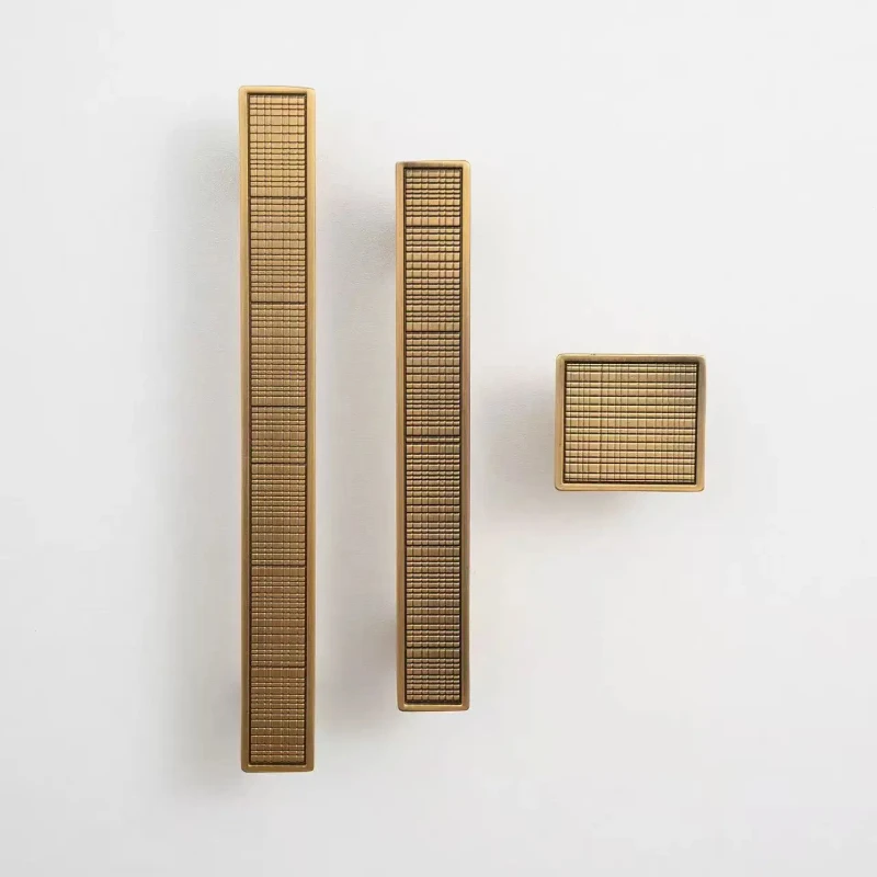 Vintage-style retro handle for wardrobe, cabinet, and drawer, antique bronze brass striped modern new Chinese-style cabinet door