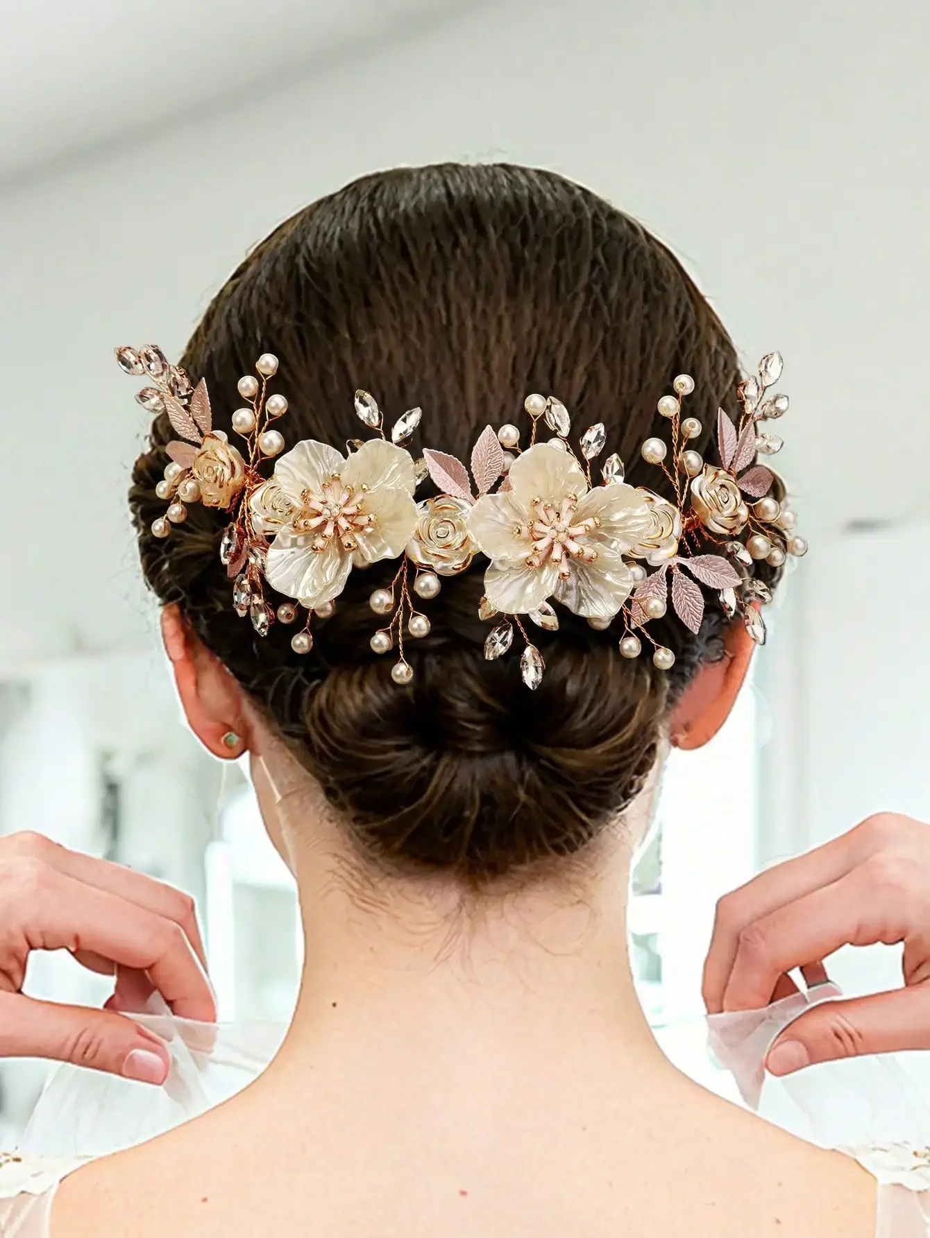 1pc Elegant Floral Pearl Decor Double-Comb Headband, Women's Wedding Updo Hairstyle Accessory, Vintage Palace Style Classic Headdress