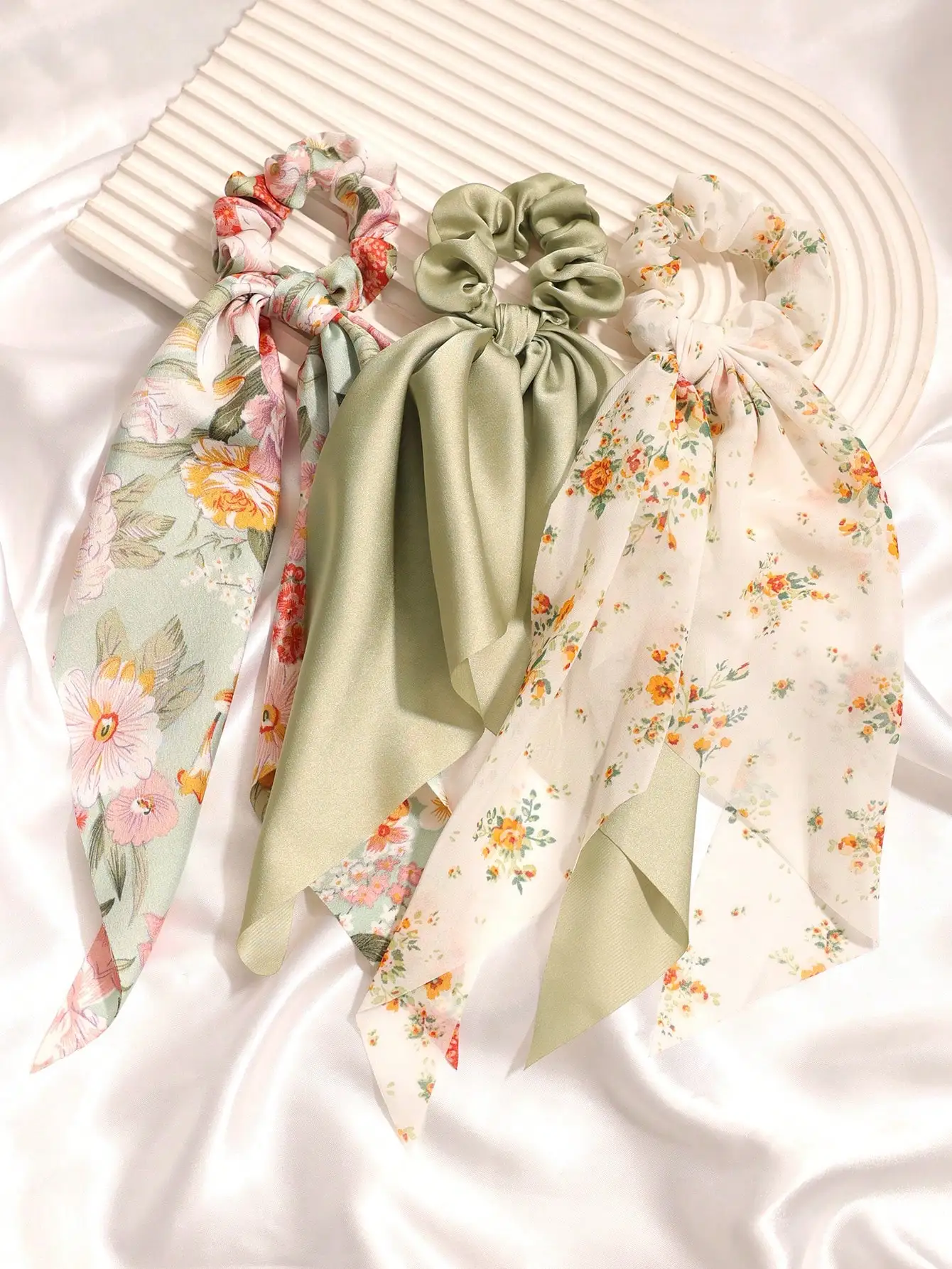 3pcs Floral & Solid Color Lightweight Triangular Scarf Hair Accessories, Casual Bohemian Retro Palace Style Party Cute Street Fashion, Made Of Polyester, Suitable For All Seasons
