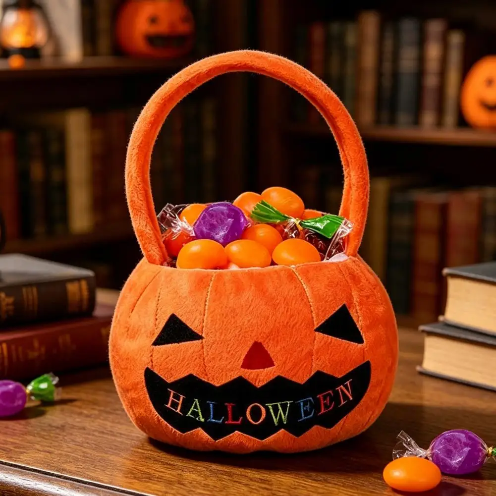 Halloween Pumpkin Treat Bag,Plush Pumpkin Decoration Large Capacity Trick or Treat Bag Party Favor Gift