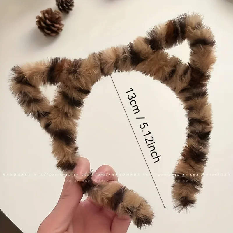 1Pcs plush leopard print cat ears headband Internet celebrity cute headband Dongdaemun same girl headband thick hair accessories haircard women suitable for face washing and makeup use
