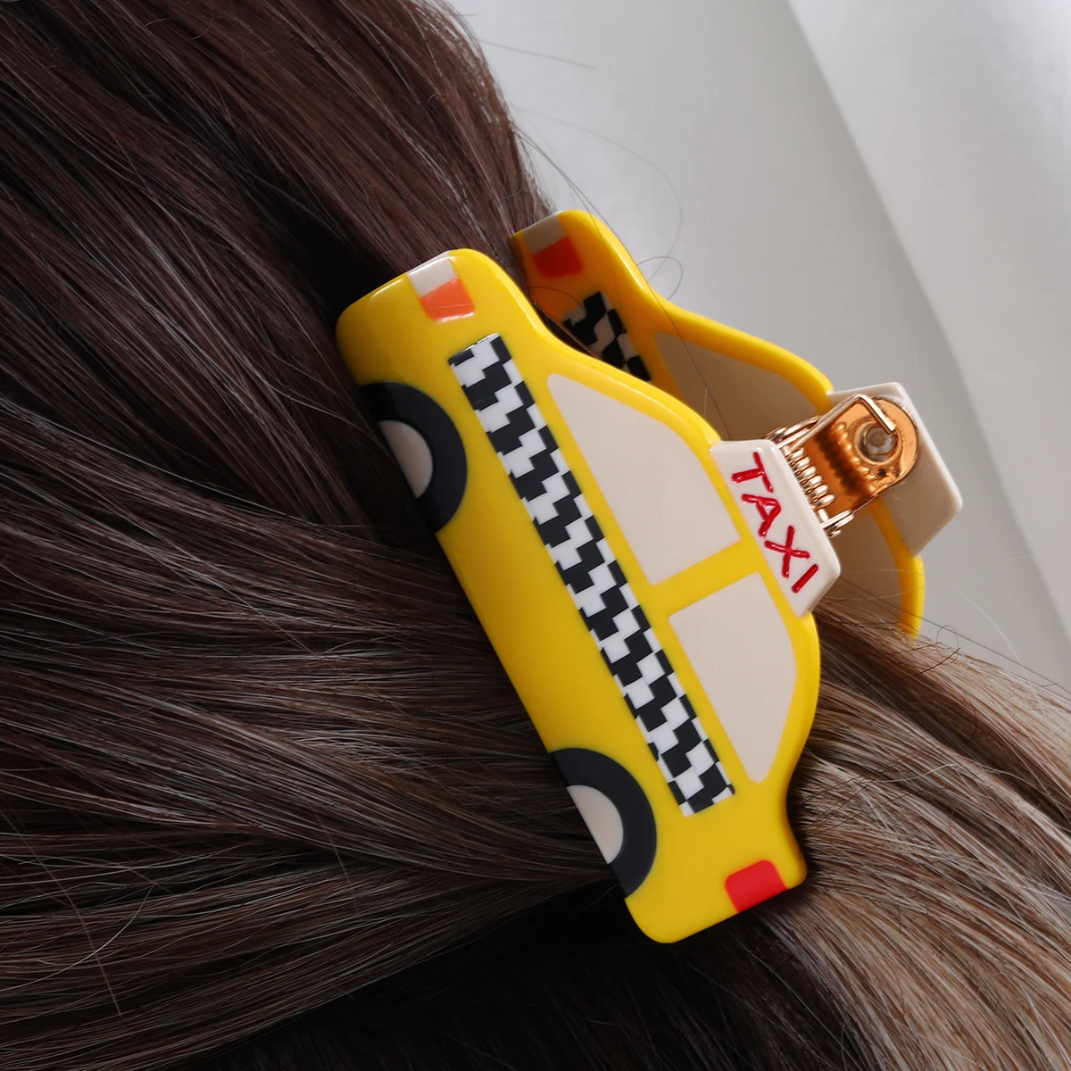 1pc Cartoon Acetate Hair Claw Clip Yellow Taxi Shaped Hair Claw Clips Non-Slip Strong Hold Jaw Clips Headwear for Women